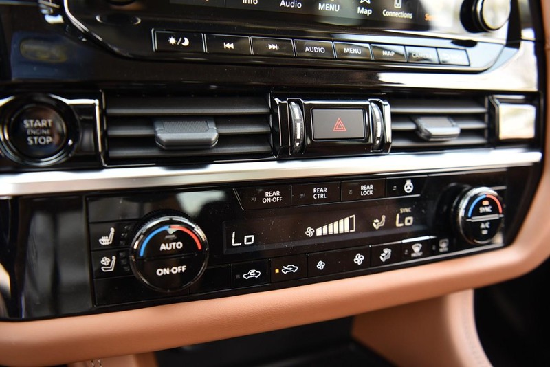 Nissan Pathfinder Vehicle Image 18
