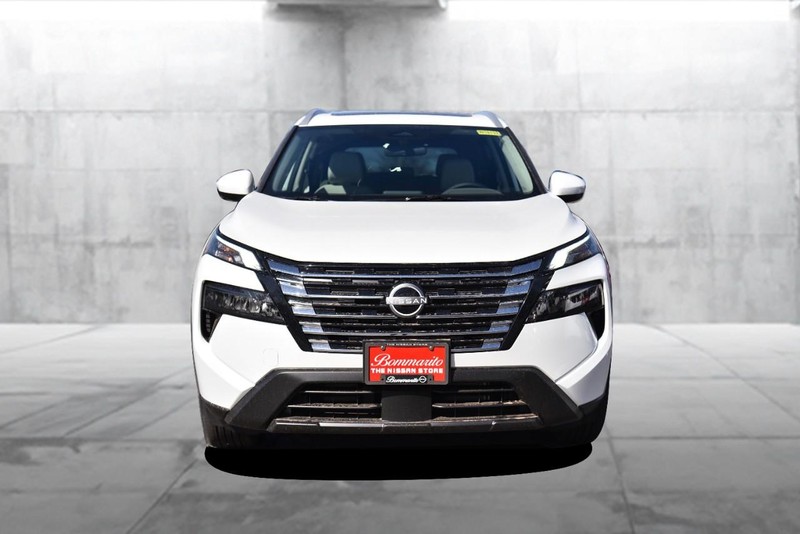 Nissan Rogue Vehicle Image 04