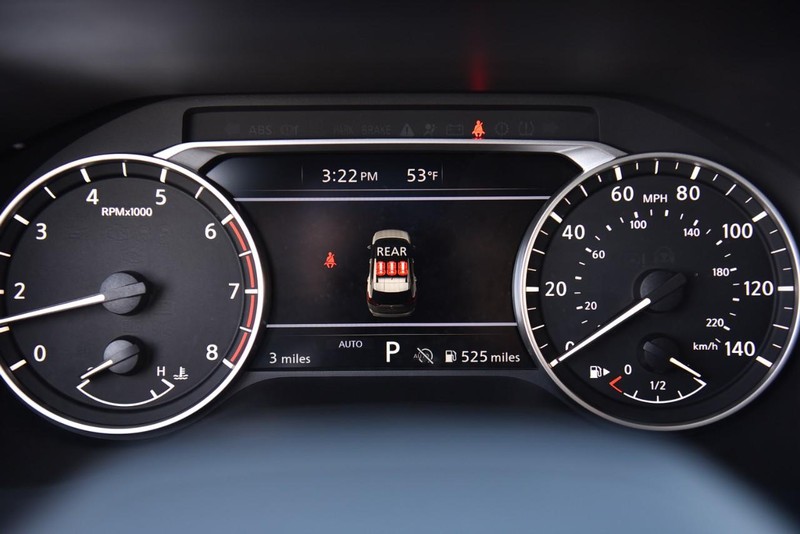 Nissan Rogue Vehicle Image 11