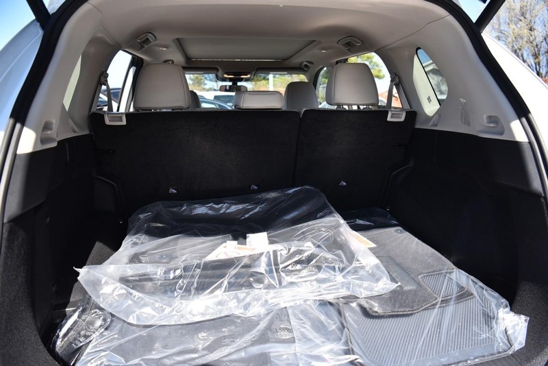 Nissan Rogue Vehicle Image 24