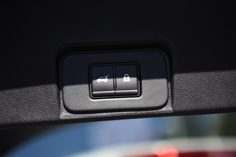 Nissan Rogue Vehicle Image 25