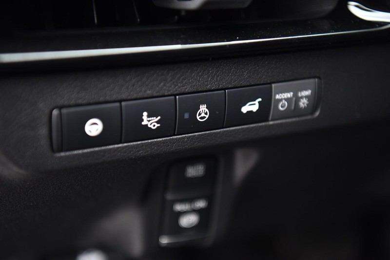 Nissan Murano Vehicle Image 11