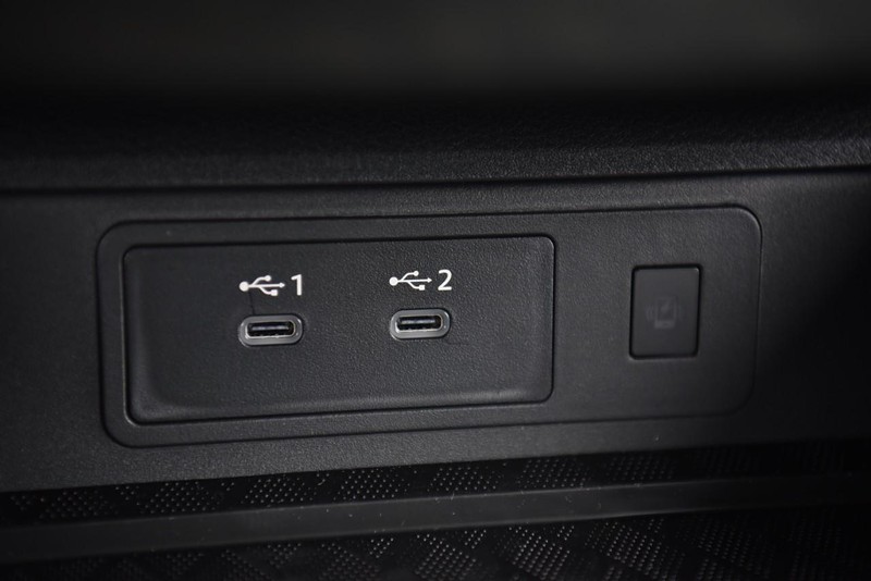 Nissan Murano Vehicle Image 15