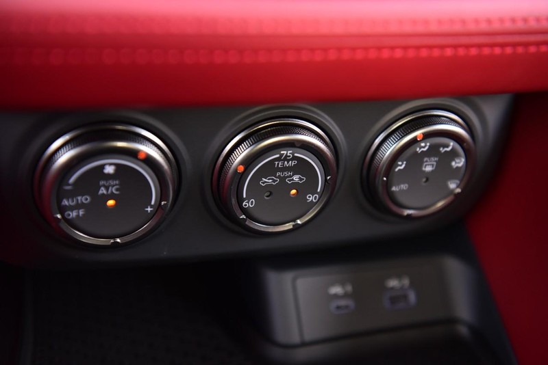 Nissan Z Vehicle Image 17
