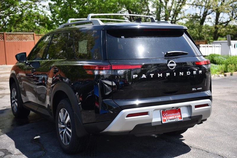 Nissan Pathfinder Vehicle Image 07