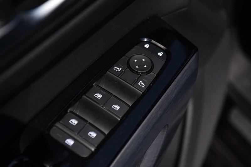Nissan Pathfinder Vehicle Image 09