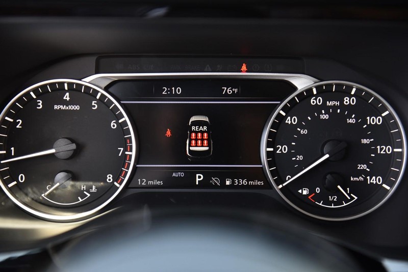 Nissan Pathfinder Vehicle Image 12