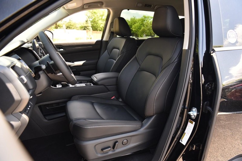 Nissan Pathfinder Vehicle Image 22
