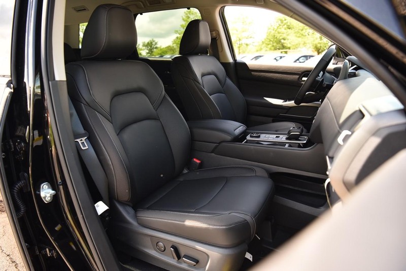 Nissan Pathfinder Vehicle Image 23