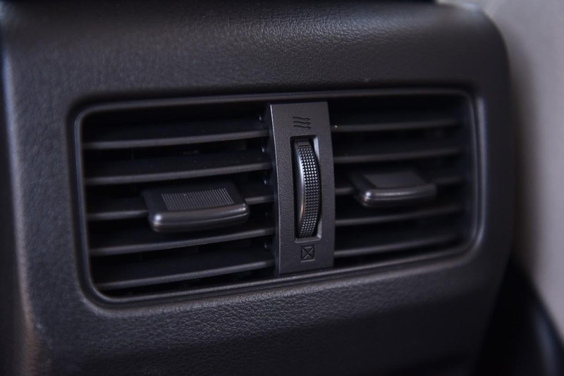 Nissan Rogue Vehicle Image 21