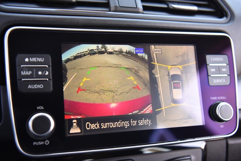 Nissan LEAF Vehicle Image 12