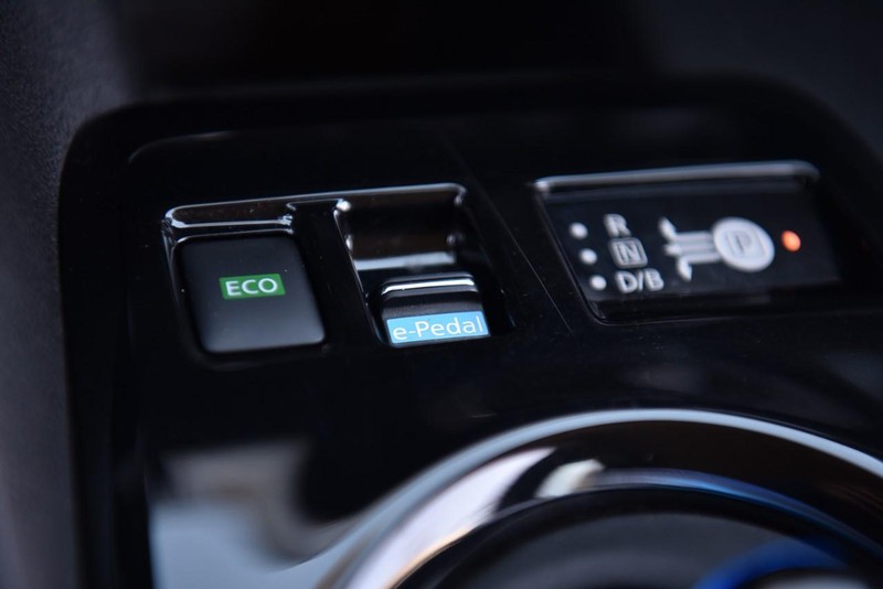 Nissan LEAF Vehicle Image 15