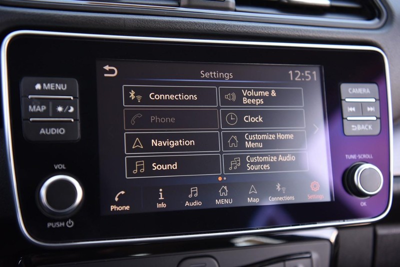Nissan LEAF Vehicle Image 16