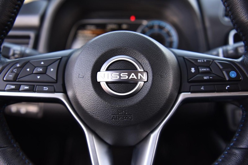 Nissan LEAF Vehicle Image 17