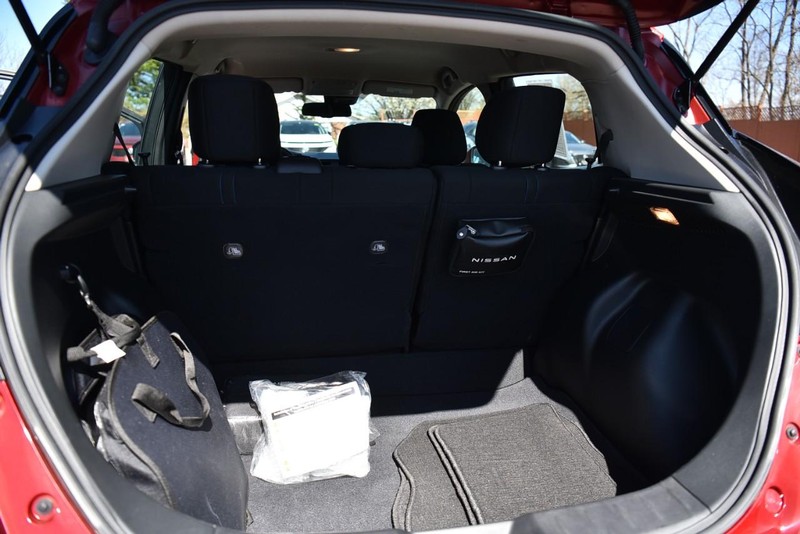 Nissan LEAF Vehicle Image 22