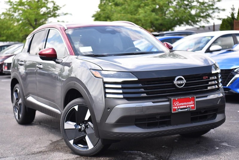 Nissan Kicks Vehicle Image 02