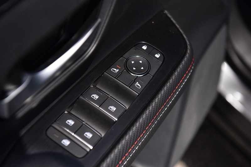 Nissan Kicks Vehicle Image 09
