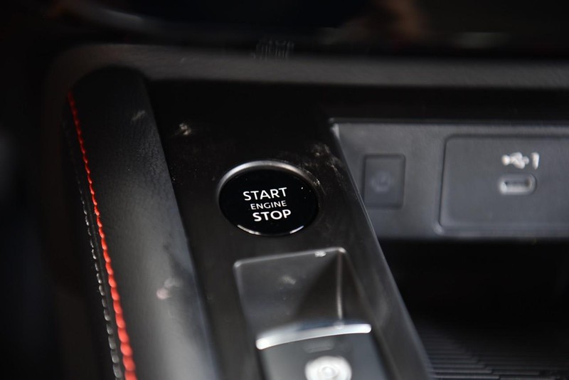 Nissan Kicks Vehicle Image 19