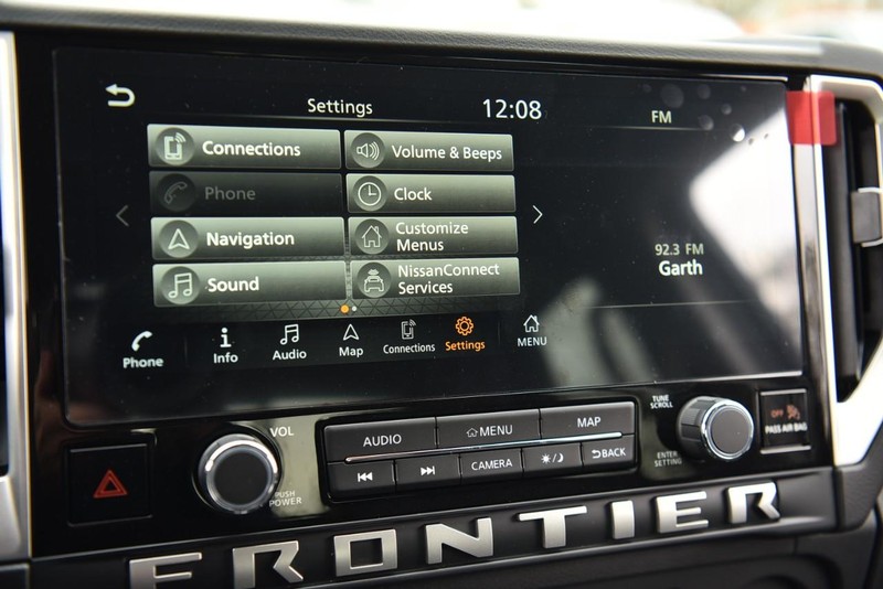Nissan Frontier Vehicle Image 21
