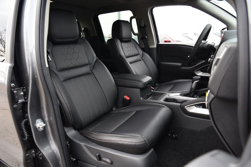 Nissan Frontier Vehicle Image 24
