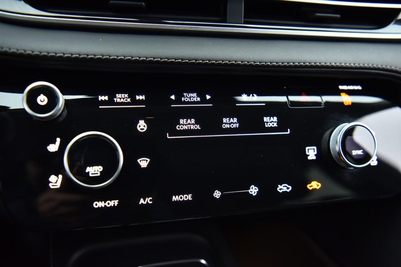 INFINITI QX60 Vehicle Image 15