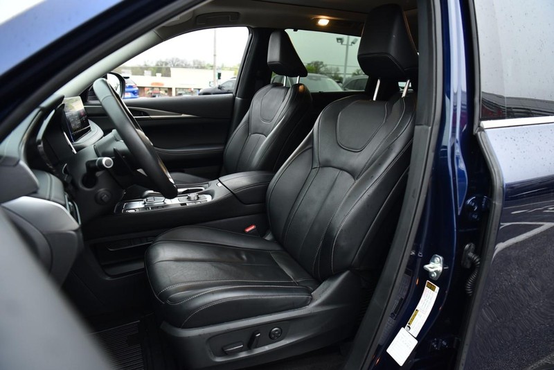 INFINITI QX60 Vehicle Image 21