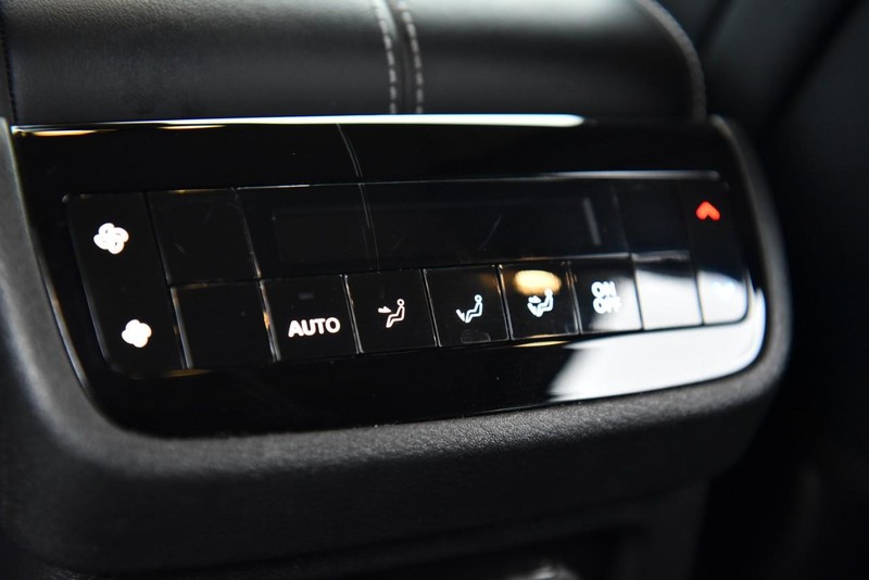 INFINITI QX60 Vehicle Image 25