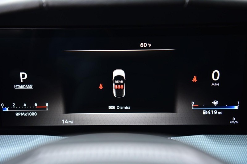 Nissan Murano Vehicle Image 12