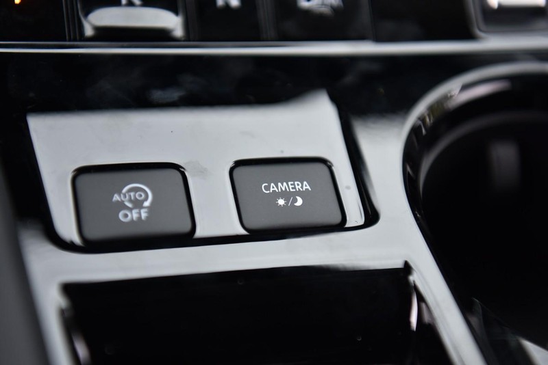 Nissan Murano Vehicle Image 17