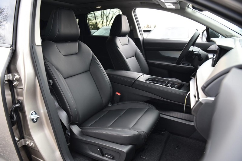 Nissan Murano Vehicle Image 22