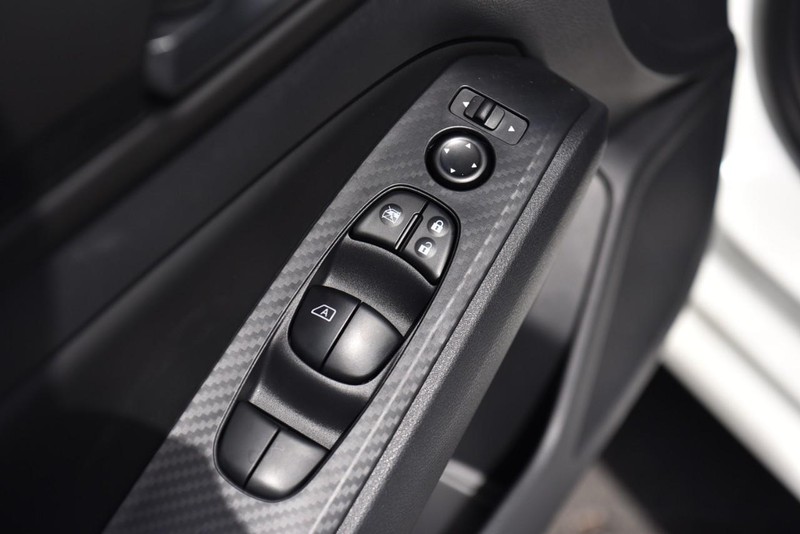 Nissan Altima Vehicle Image 09