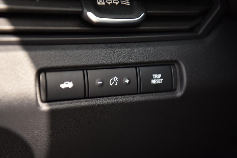 Nissan Altima Vehicle Image 11