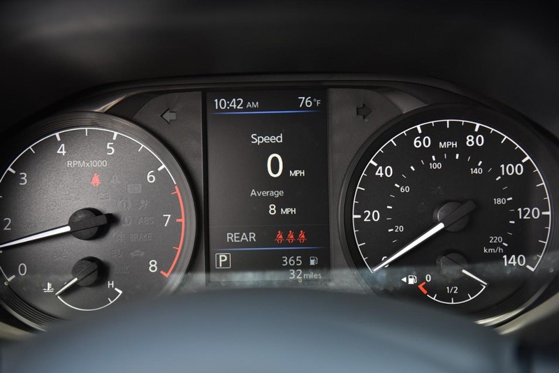 Nissan Altima Vehicle Image 12