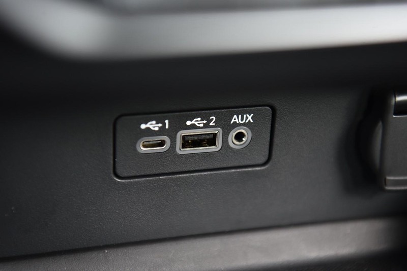 Nissan Altima Vehicle Image 15