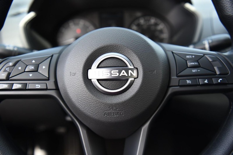 Nissan Altima Vehicle Image 18