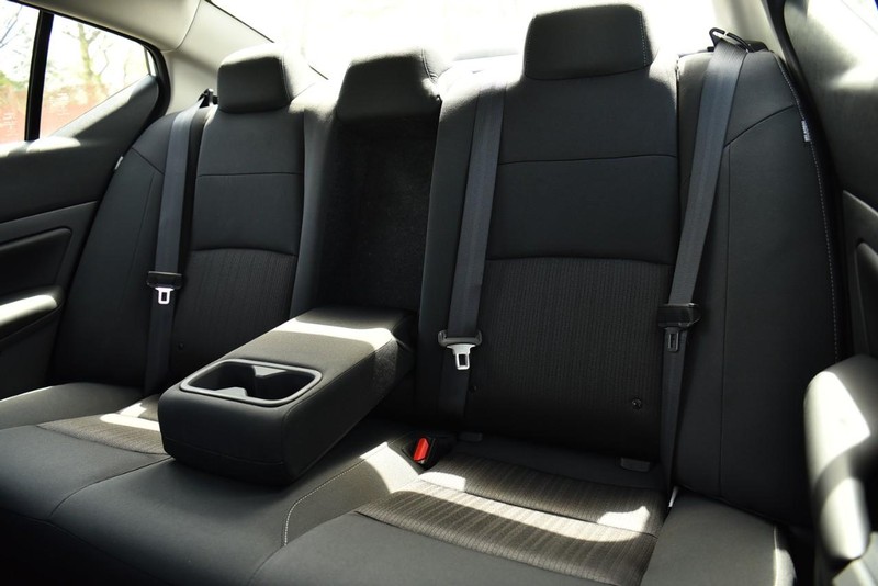 Nissan Altima Vehicle Image 21