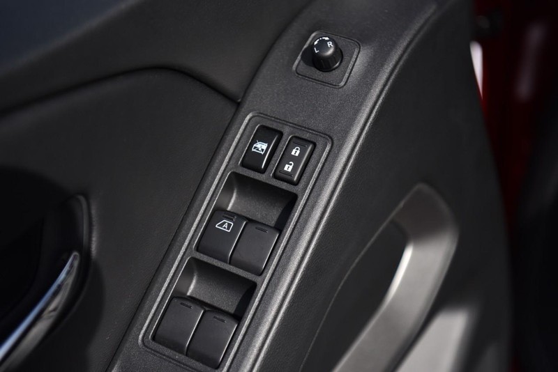 Nissan Frontier Vehicle Image 09