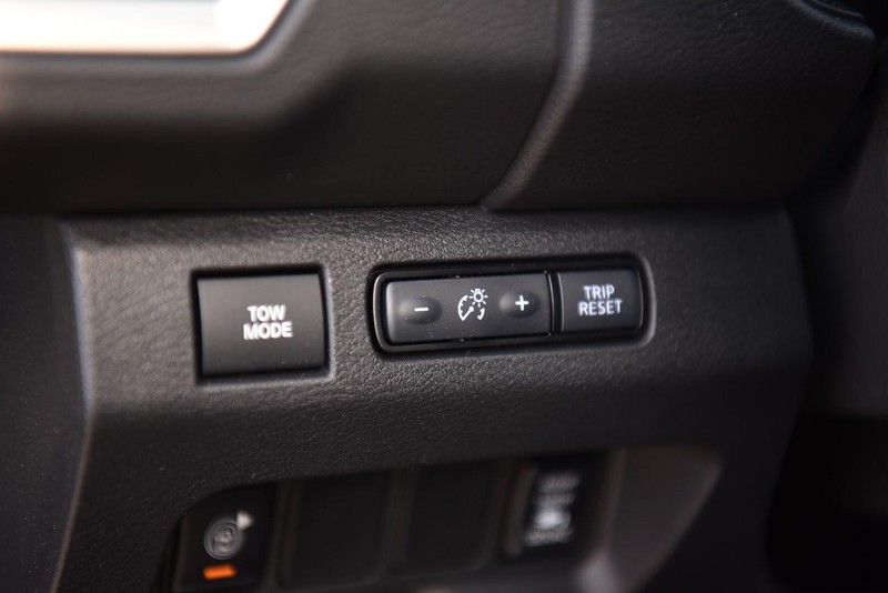 Nissan Frontier Vehicle Image 12