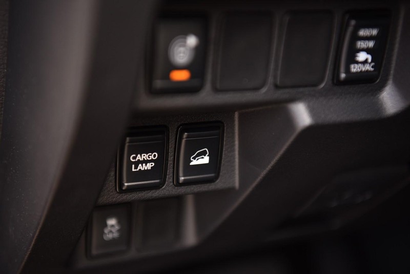 Nissan Frontier Vehicle Image 13