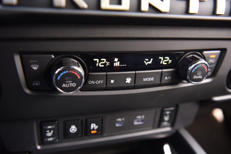 Nissan Frontier Vehicle Image 16