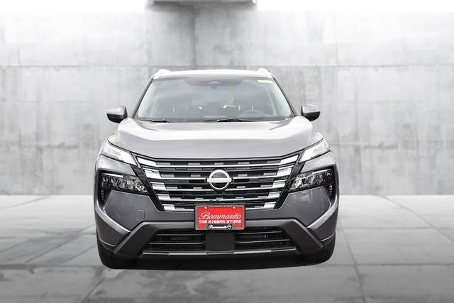 Nissan Rogue Vehicle Image 04