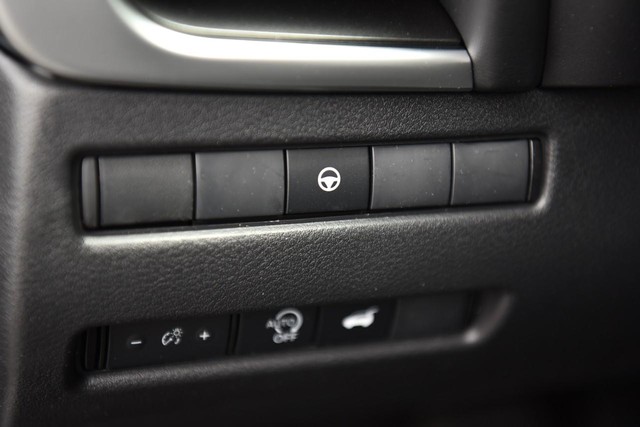 Nissan Rogue Vehicle Image 11