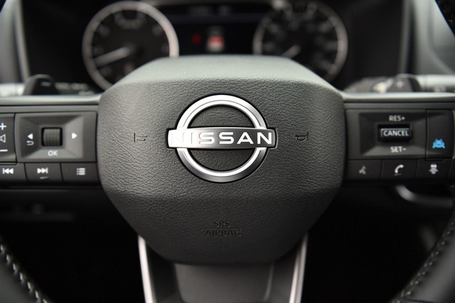 Nissan Rogue Vehicle Image 18