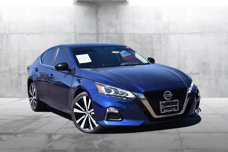 Nissan Altima Vehicle Image 02