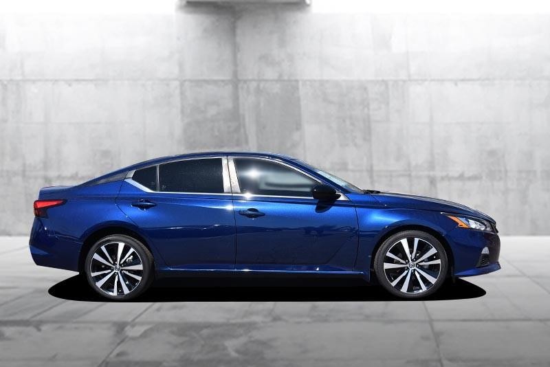 Nissan Altima Vehicle Image 05