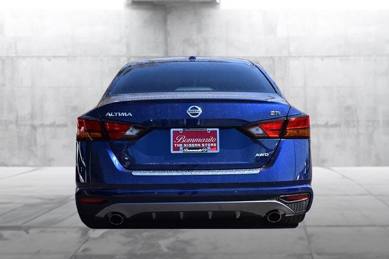 Nissan Altima Vehicle Image 06