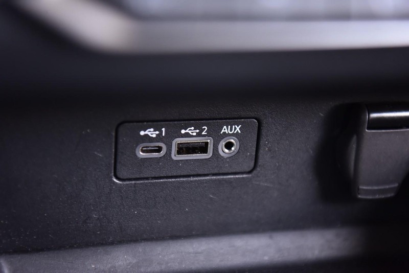 Nissan Altima Vehicle Image 14