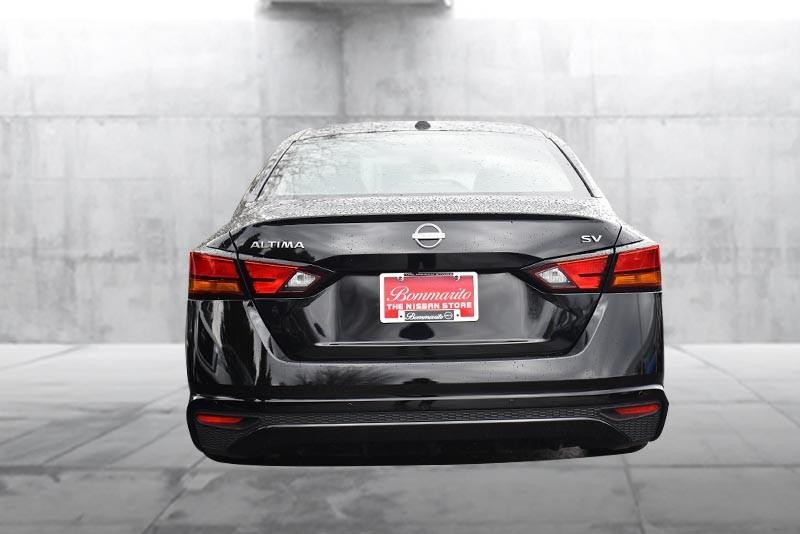 Nissan Altima Vehicle Image 06