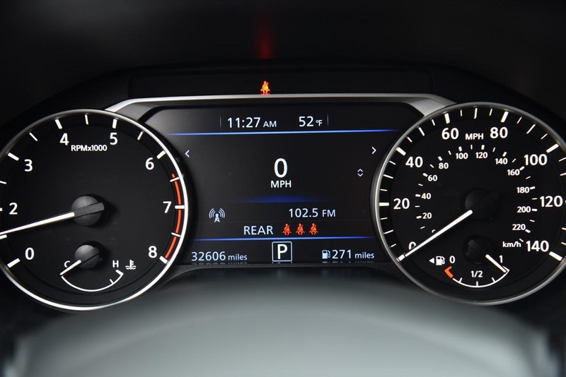 Nissan Altima Vehicle Image 11