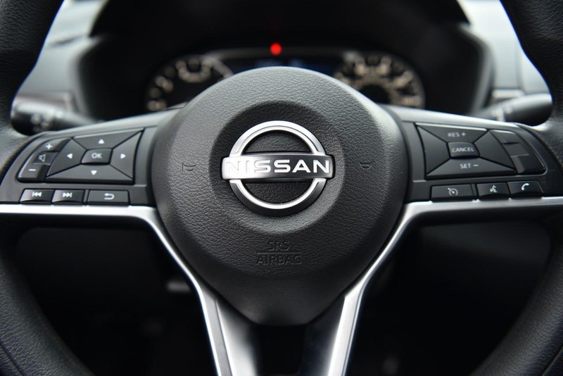 Nissan Altima Vehicle Image 17